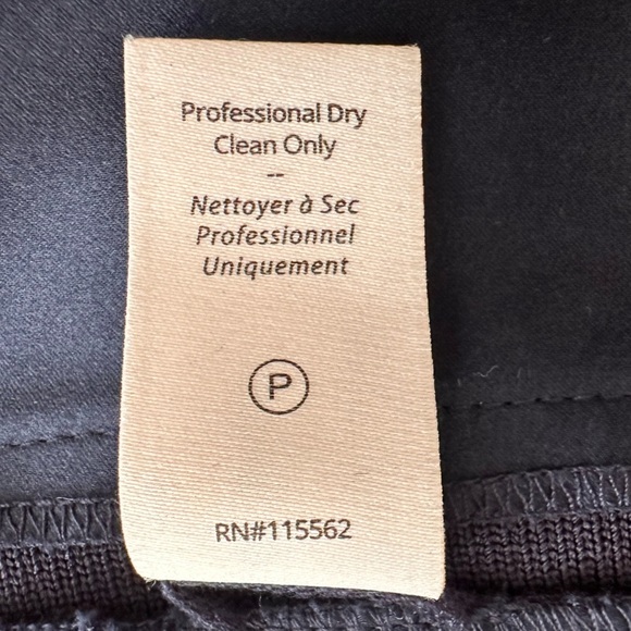 CINQ À SEPT
Lonny Sleeveless
Turtleneck Silk Top - Picture 7 of 8